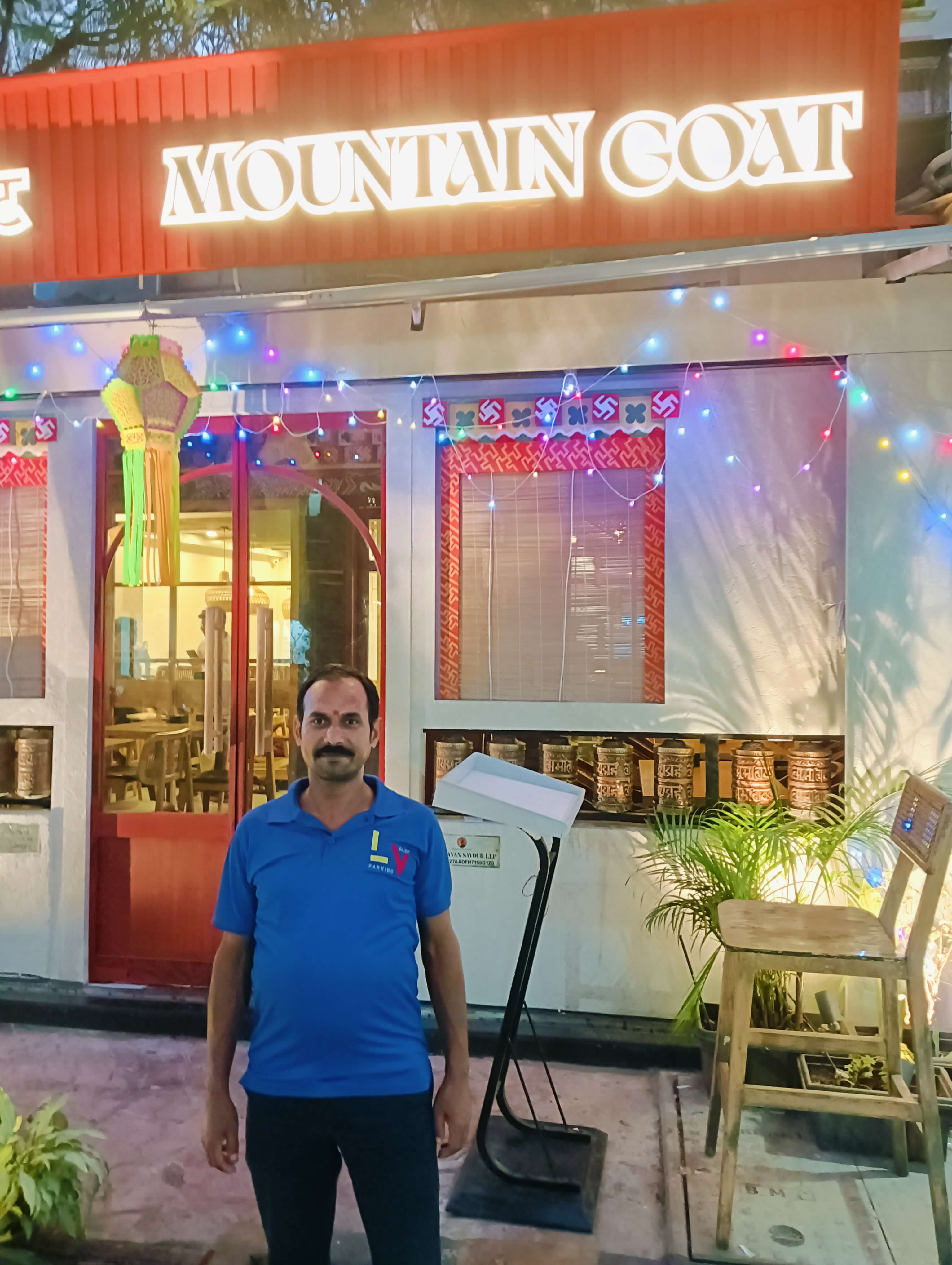 Hotel entrance driveway with polished guest arrival operations